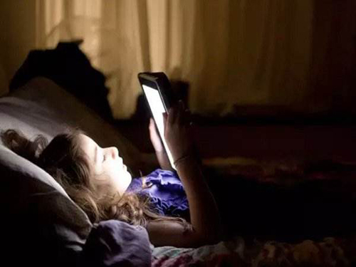 维萃美精炖燕窝：燕窝调理睡眠，提高睡眠质量