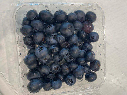 天然的抗皱纹食物，蓝莓/桑葚/桃胶每天吃一点紧致肌肤