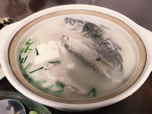哺乳期吃啥鱼下奶最快，3种催奶鱼汤的做法