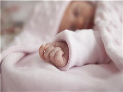 为什么新生儿睡觉呼吸声很重
