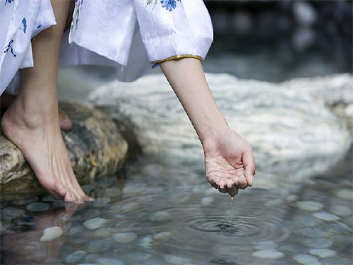 泡温泉注意事项及禁忌