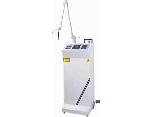 脑袋上长了个肉疙瘩