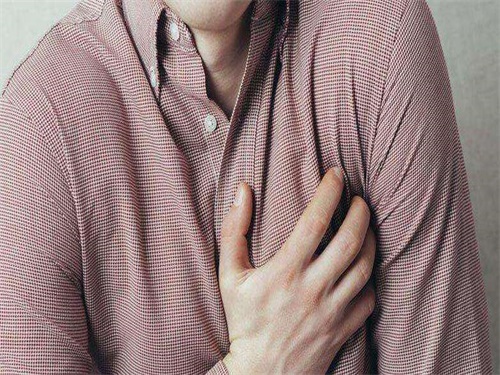 心脏跳得快是怎么回事