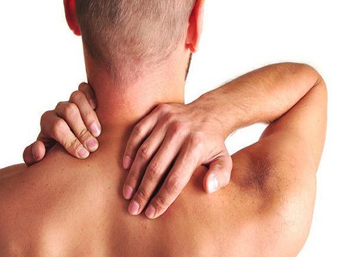 右侧肩胛骨酸痛的原因