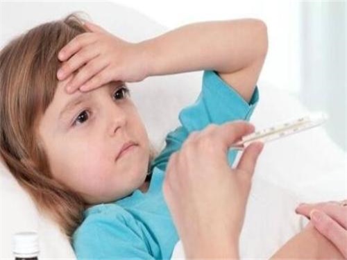 小孩子发烧反反复复是什??原因