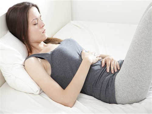 卵巢黄体囊肿是什么原因引起的